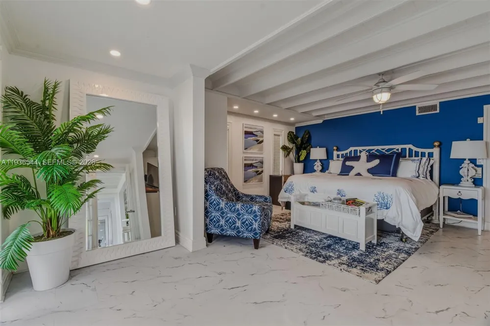 16 North Dr Key Largo, FL 33037