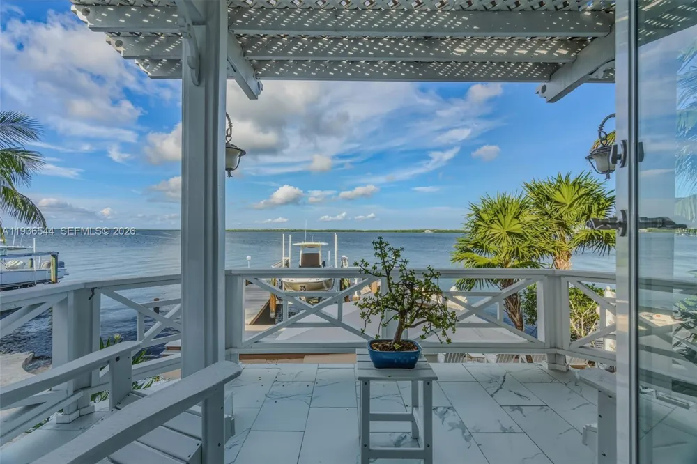16 North Dr Key Largo, FL 33037