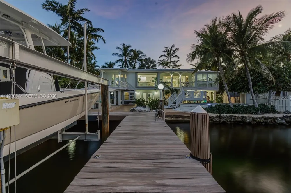16 North Dr Key Largo, FL 33037