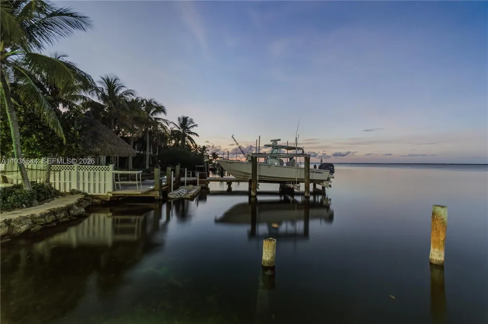 16 North Dr Key Largo, FL 33037