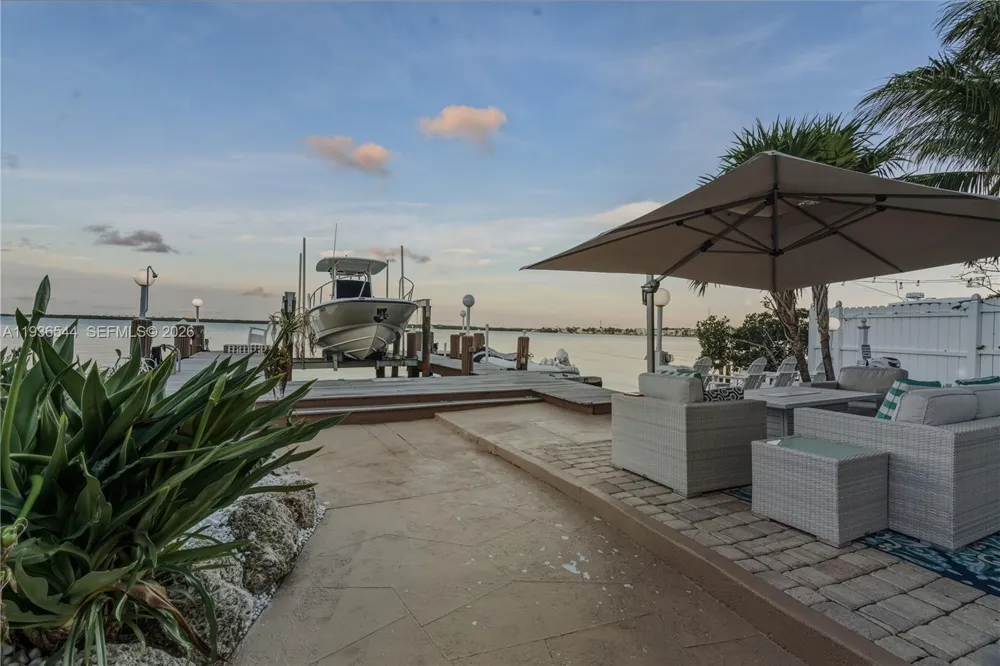 16 North Dr Key Largo, FL 33037