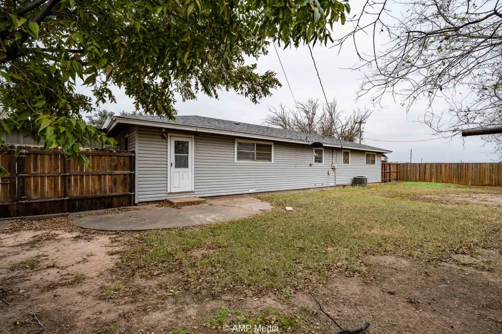 510 W Irving Street Munday, TX 76371