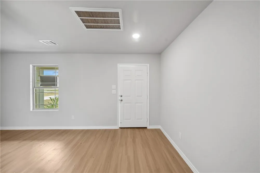 515 16th Street Hempstead, TX 77445