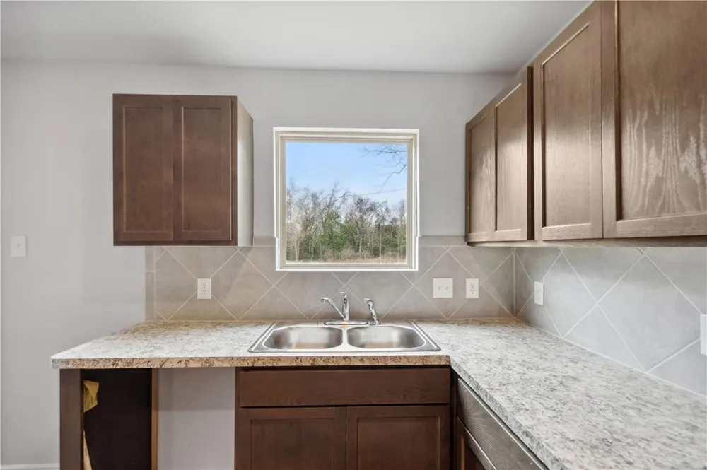 515 16th Street Hempstead, TX 77445