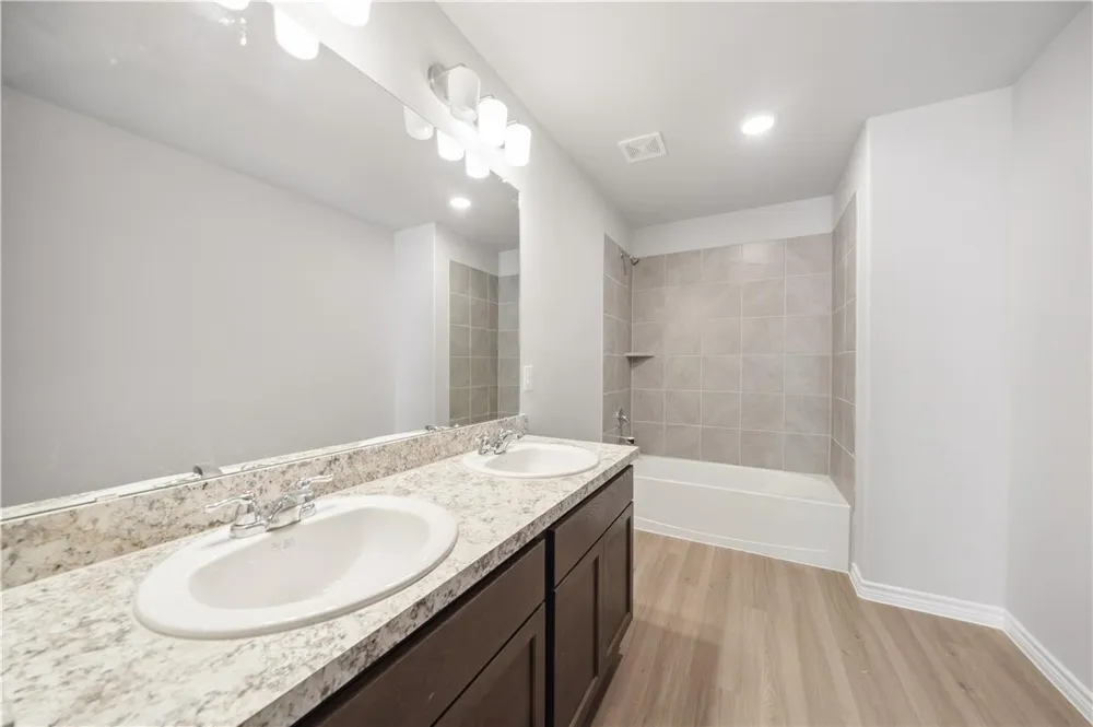 515 16th Street Hempstead, TX 77445