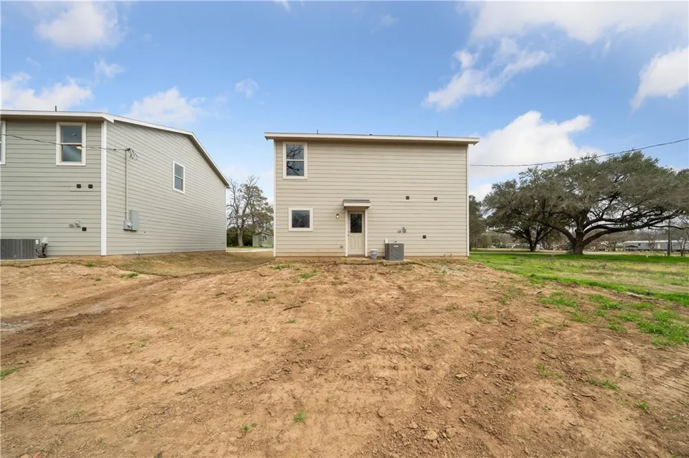 515 16th Street Hempstead, TX 77445