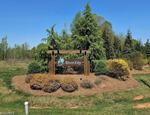 2527 Rivers Edge Road