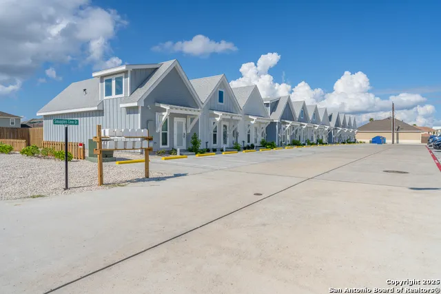 14919 Smugglers Cove Dr Corpus Christi, TX 78418