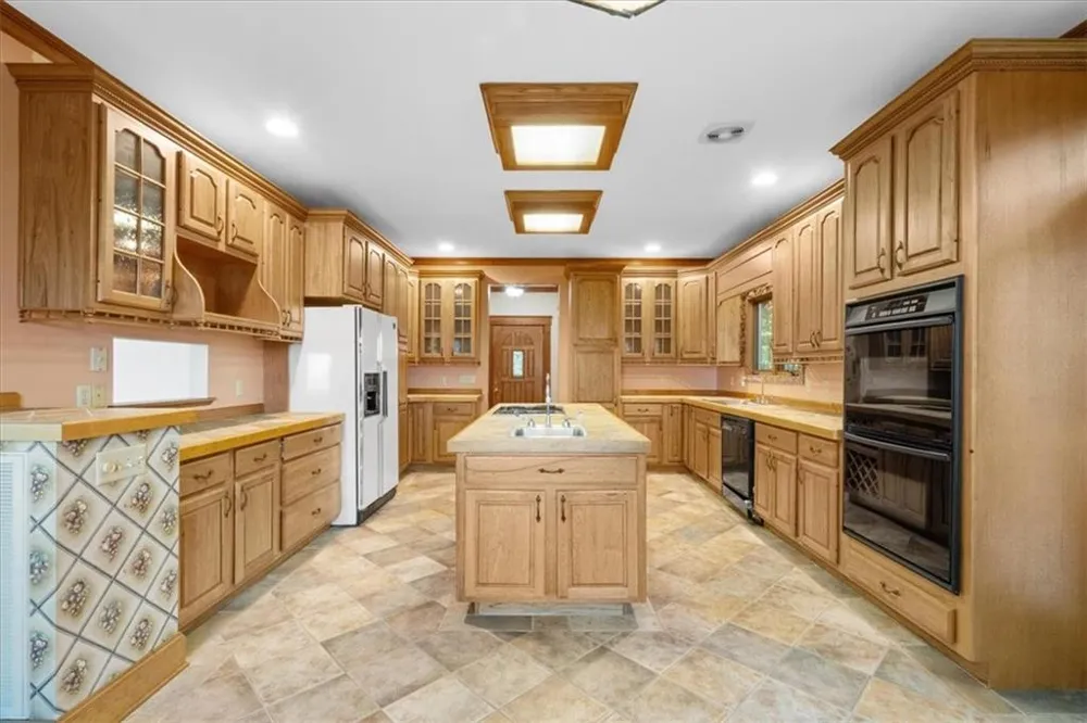 576 Apache Trail Chatsworth, GA 30705