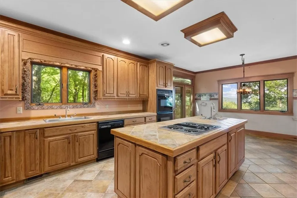 576 Apache Trail Chatsworth, GA 30705