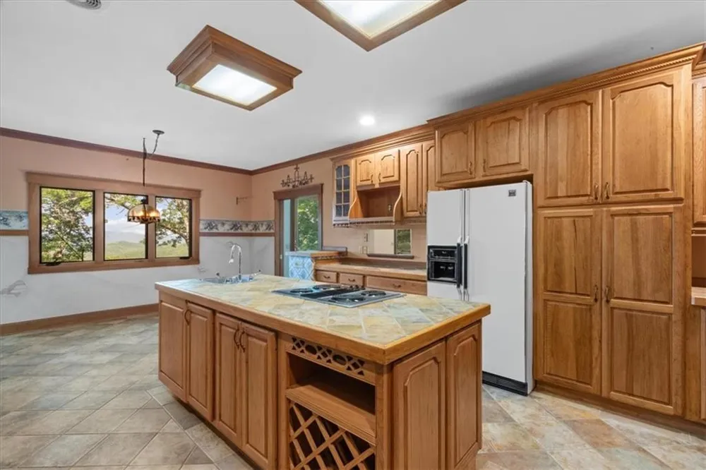 576 Apache Trail Chatsworth, GA 30705