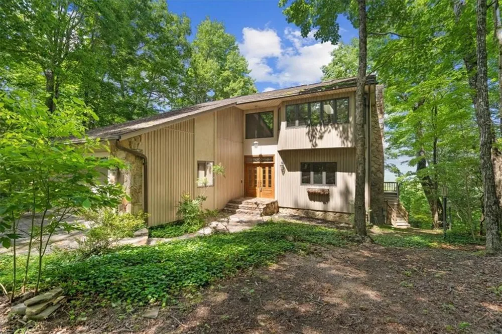 576 Apache Trail Chatsworth, GA 30705