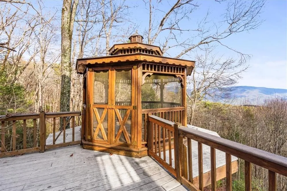 576 Apache Trail Chatsworth, GA 30705