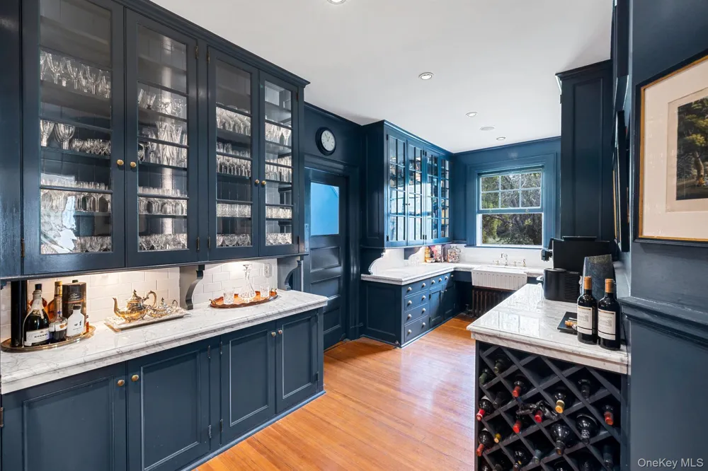 94 Quogue Street Quogue, NY 11959