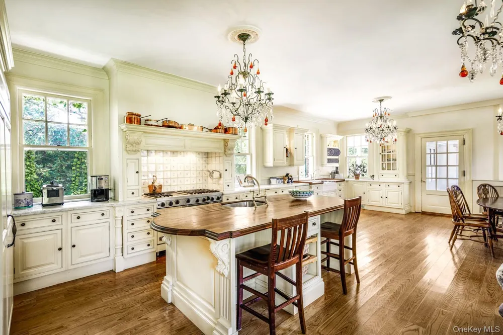 94 Quogue Street Quogue, NY 11959