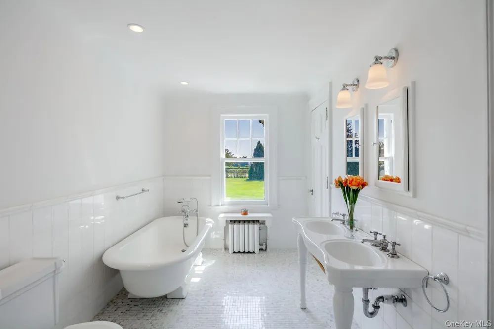 94 Quogue Street Quogue, NY 11959