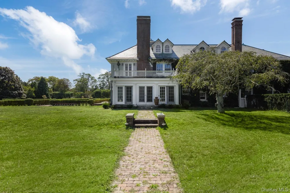 94 Quogue Street Quogue, NY 11959