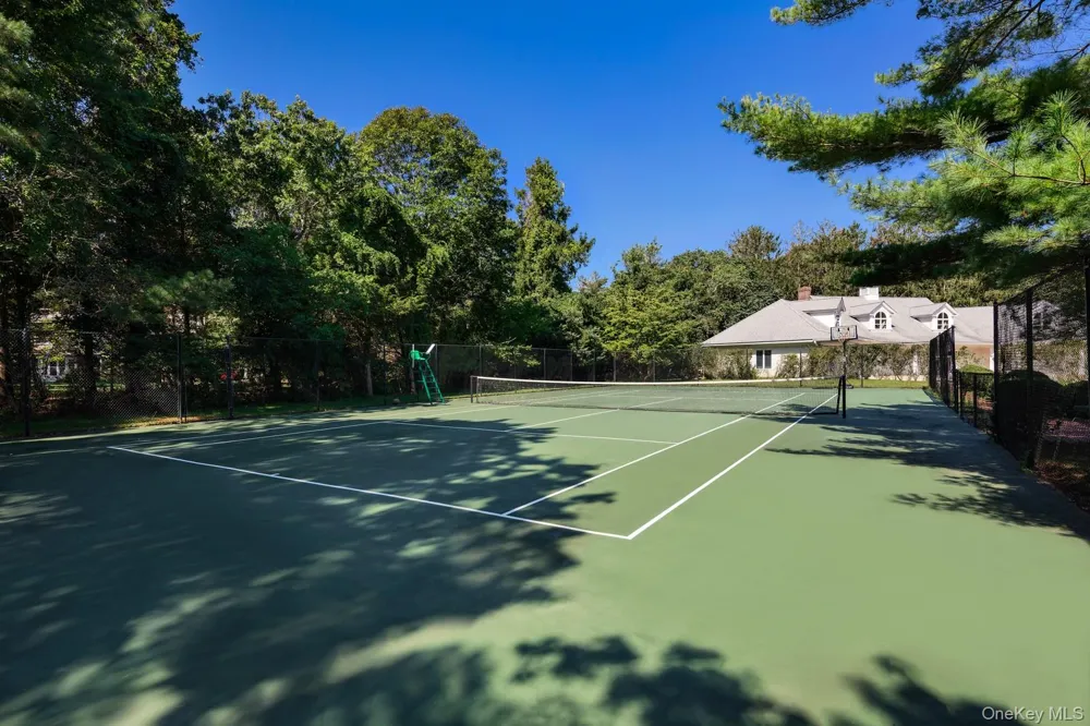 94 Quogue Street Quogue, NY 11959