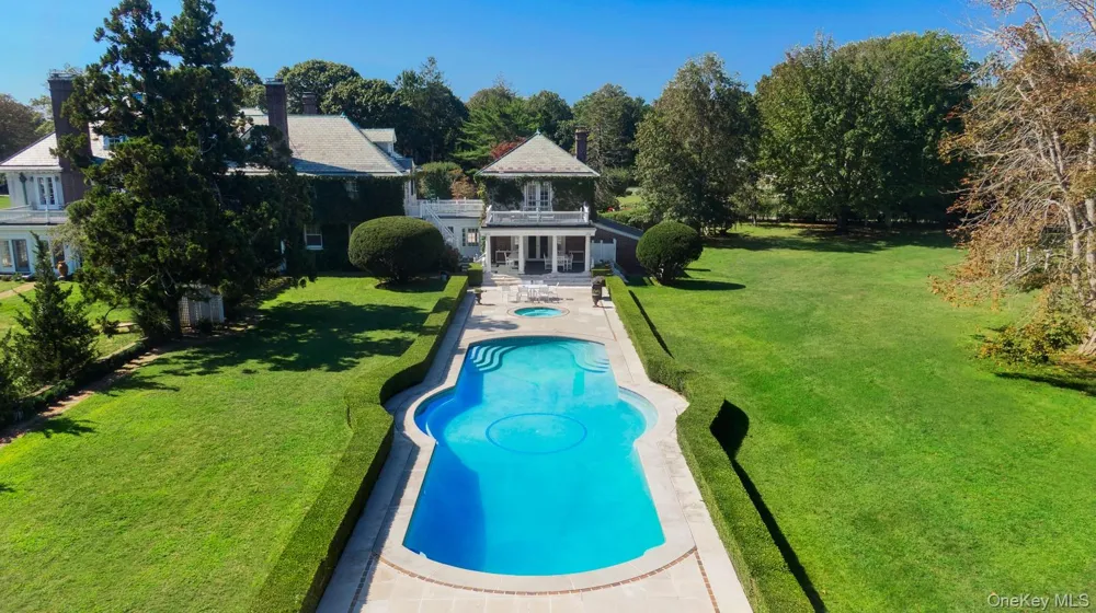 94 Quogue Street Quogue, NY 11959