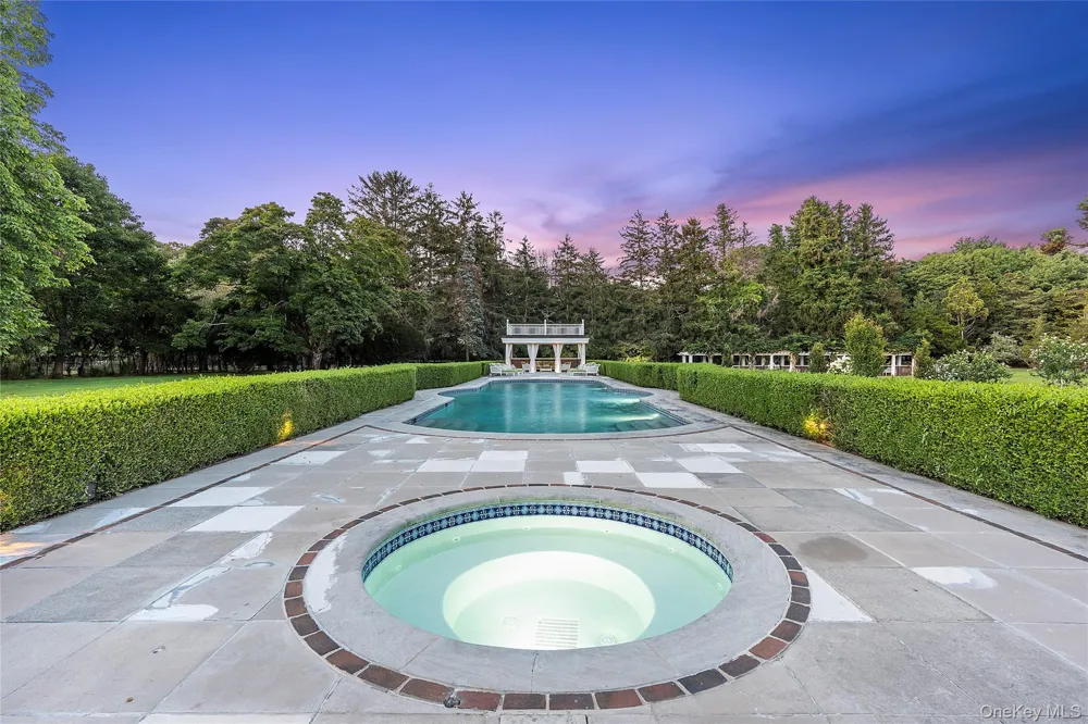 94 Quogue Street Quogue, NY 11959