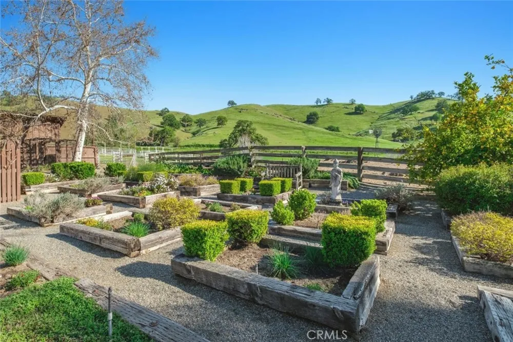 19623 Road 211 Friant, CA 93626