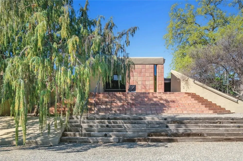 19623 Road 211 Friant, CA 93626