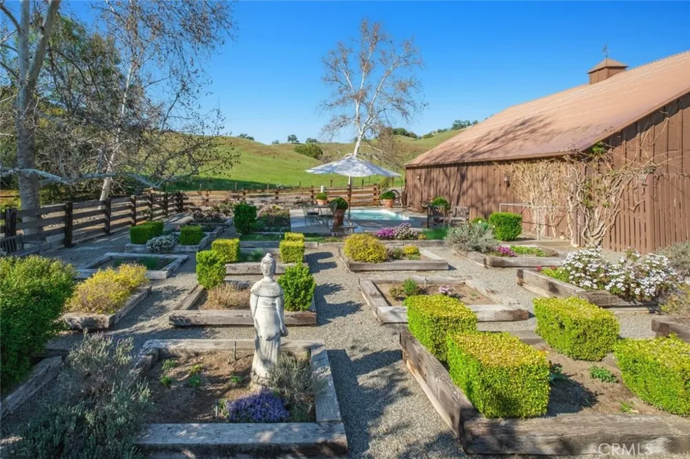 19623 Road 211 Friant, CA 93626