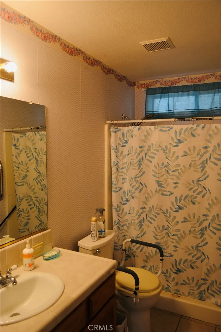 40748 Foxboro Court Bass Lake, CA 93604