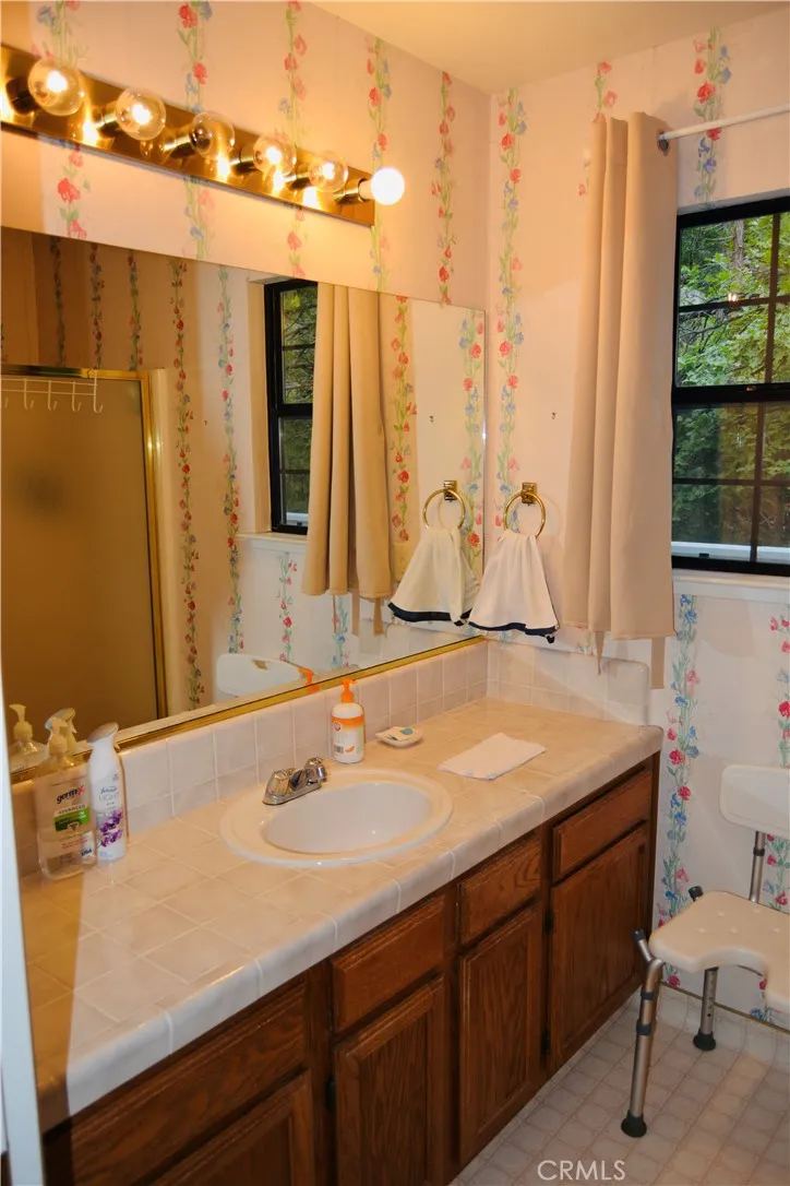 40748 Foxboro Court Bass Lake, CA 93604