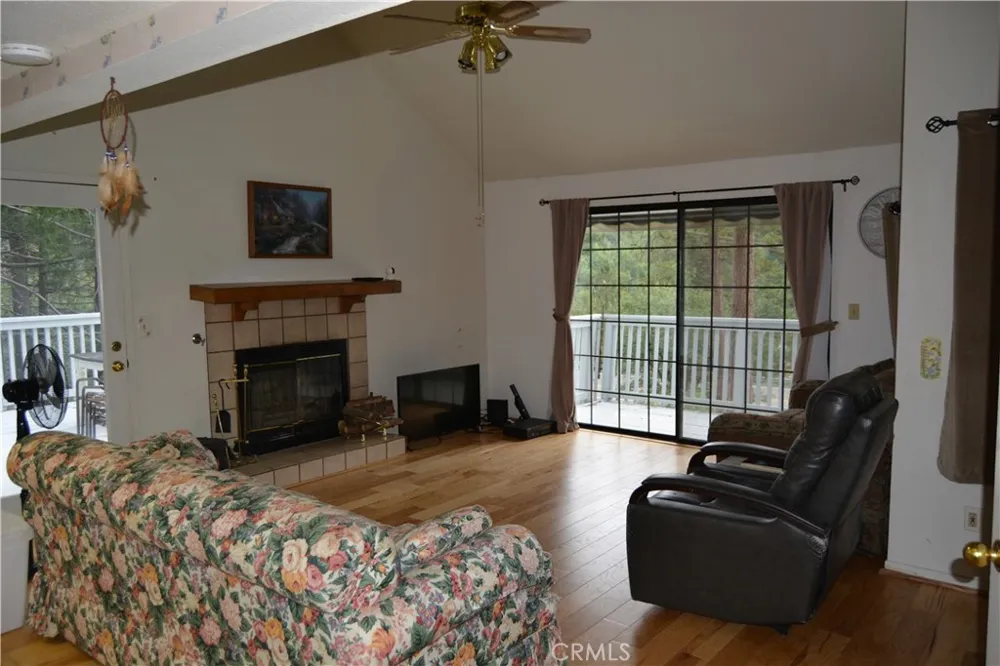 40748 Foxboro Court Bass Lake, CA 93604
