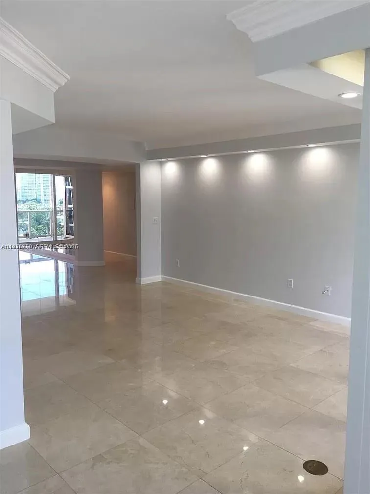 19333 Collins Ave #1109 Sunny Isles Beach, FL 33160