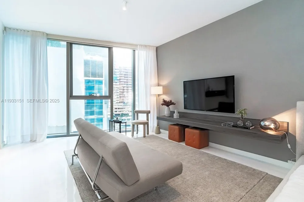 300 Biscayne Blvd Way #805 Miami, FL 33131