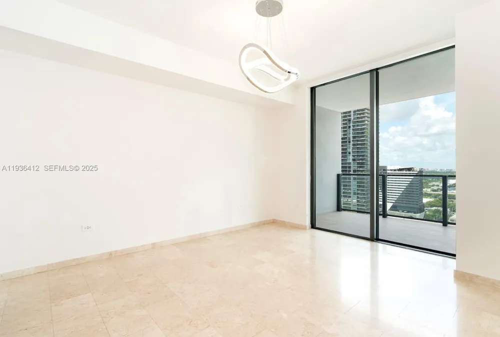68 SE 6th St #2010 Miami, FL 33131