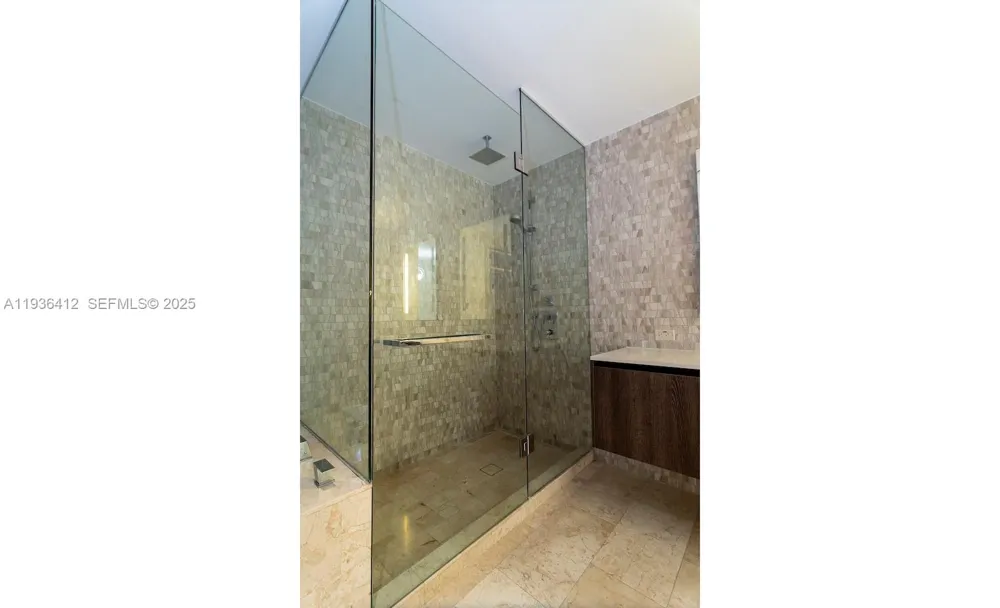 68 SE 6th St #2010 Miami, FL 33131