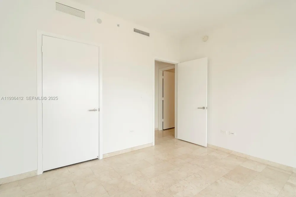 68 SE 6th St #2010 Miami, FL 33131