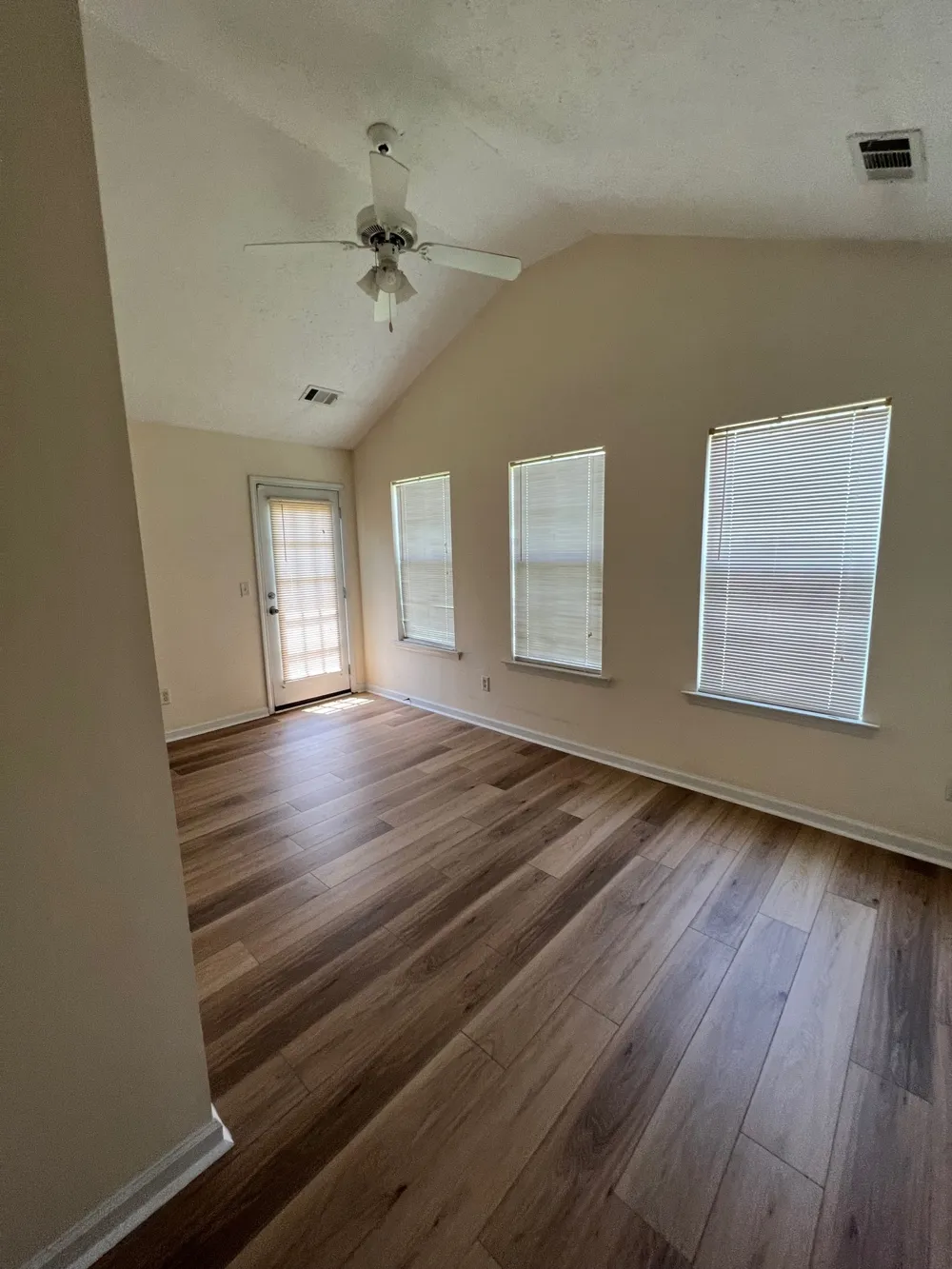 3769 Stagecoach PASS Ellenwood, GA 30294