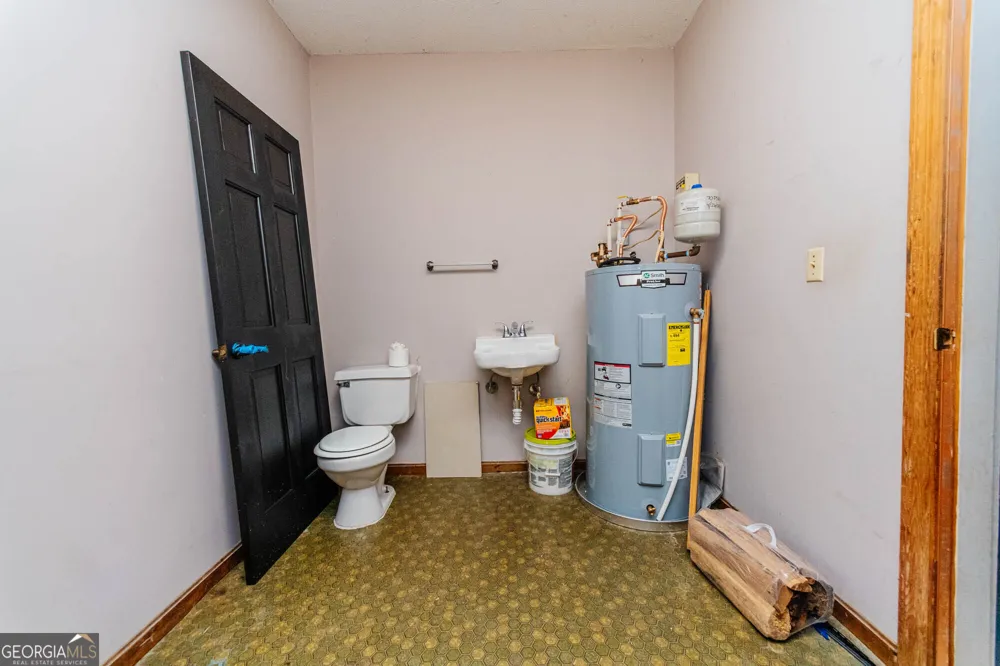 117 Crestwood CT Centerville, GA 31028