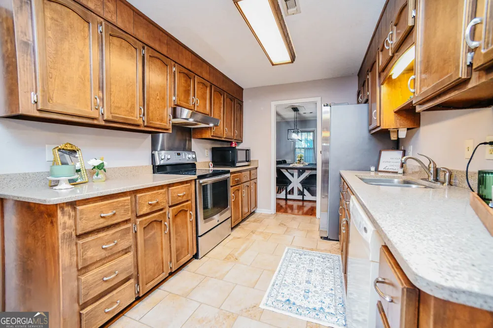 117 Crestwood CT Centerville, GA 31028