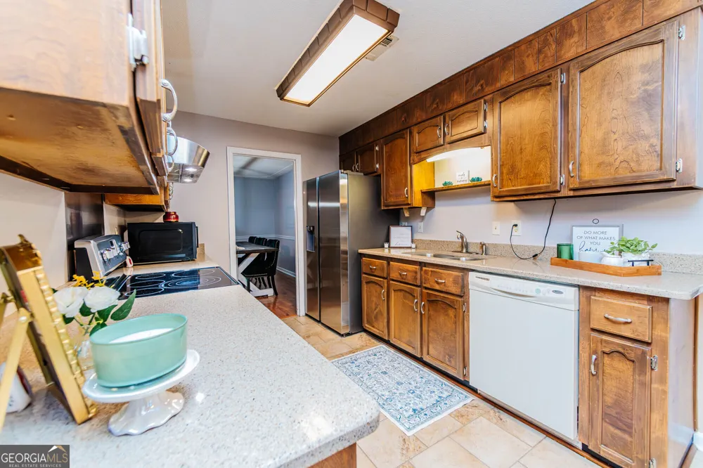 117 Crestwood CT Centerville, GA 31028