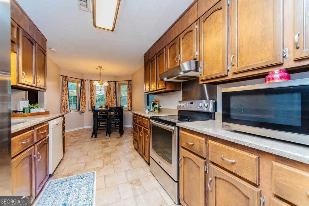 117 Crestwood CT Centerville, GA 31028