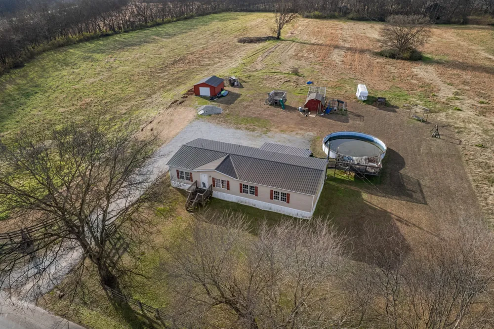 815 S Cross Bridges Rd Mount Pleasant, TN 38474