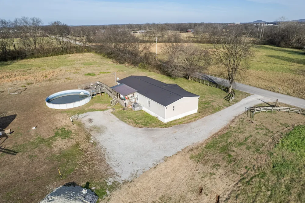 815 S Cross Bridges Rd Mount Pleasant, TN 38474