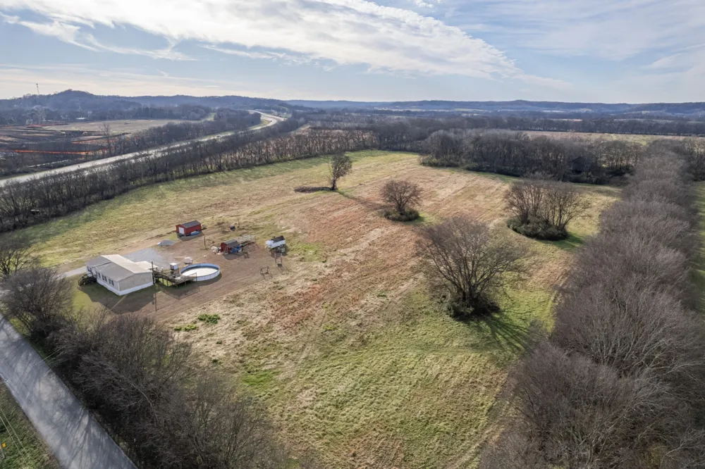 815 S Cross Bridges Rd Mount Pleasant, TN 38474
