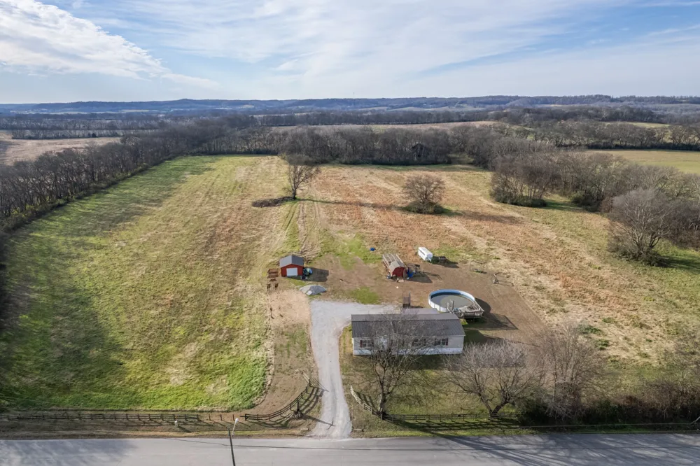815 S Cross Bridges Rd Mount Pleasant, TN 38474