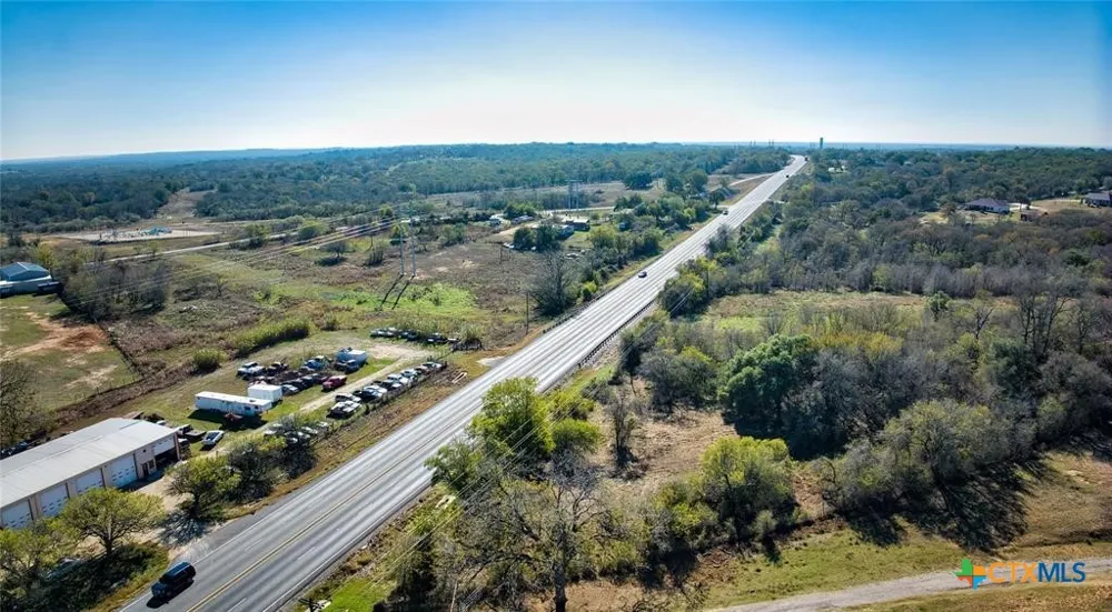 6635 S Highway 183 Lockhart, TX 78640