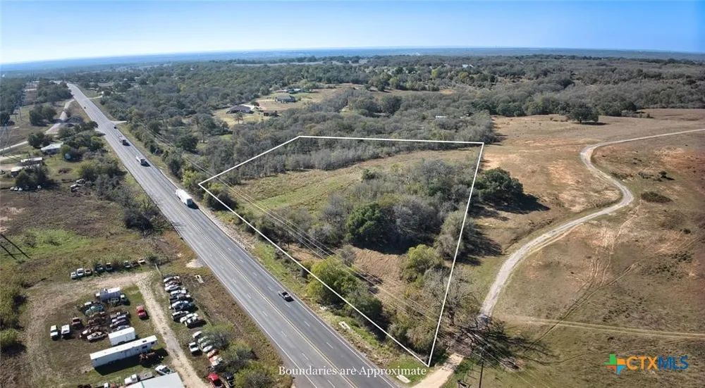 6635 S Highway 183 Lockhart, TX 78640