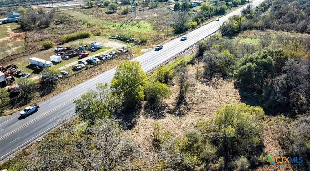 6635 S Highway 183 Lockhart, TX 78640