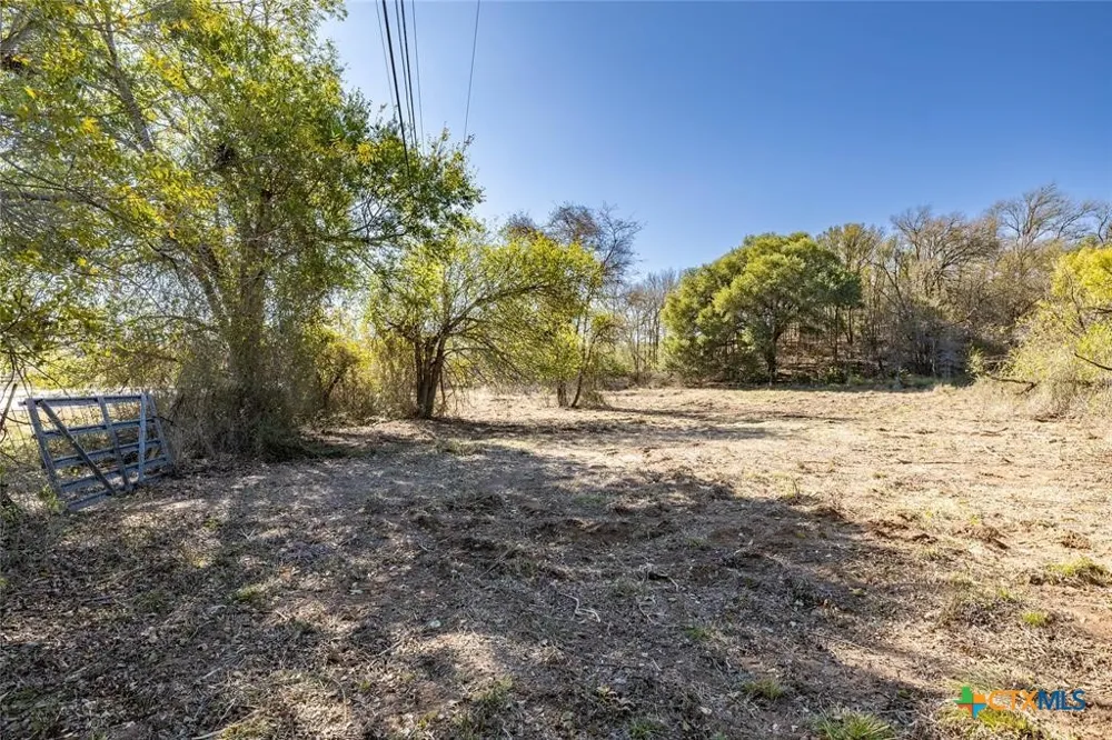 6635 S Highway 183 Lockhart, TX 78640