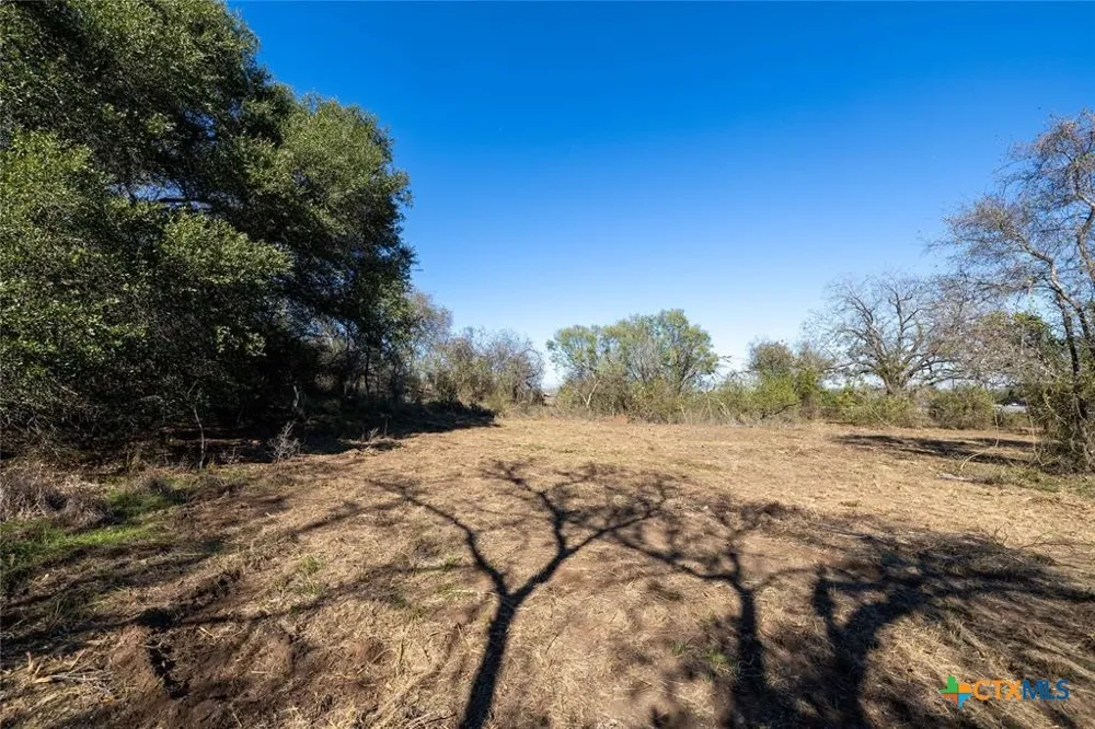 6635 S Highway 183 Lockhart, TX 78640