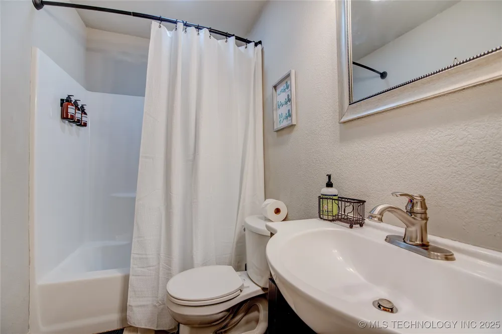 555 Williams Drive Eufaula, OK 74432
